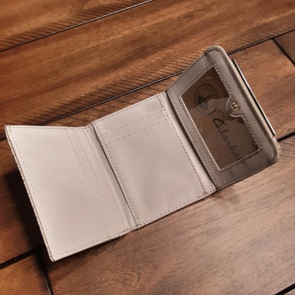 Clarks Leather Woman's Wallet - Picture 4 of 5